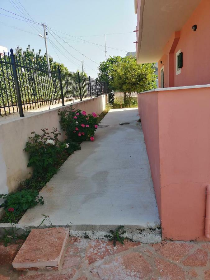 Helen'S House Apartment Ksamil Bagian luar foto
