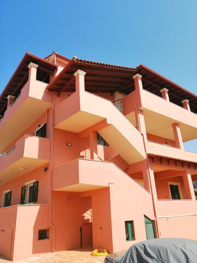 Helen'S House Apartment Ksamil Bagian luar foto