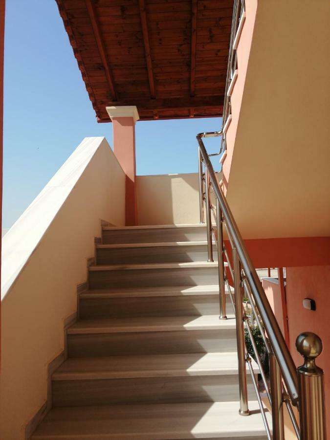 Helen'S House Apartment Ksamil Bagian luar foto